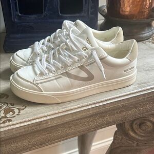 Tretorn White Low-Top Sneakers Size 8.5